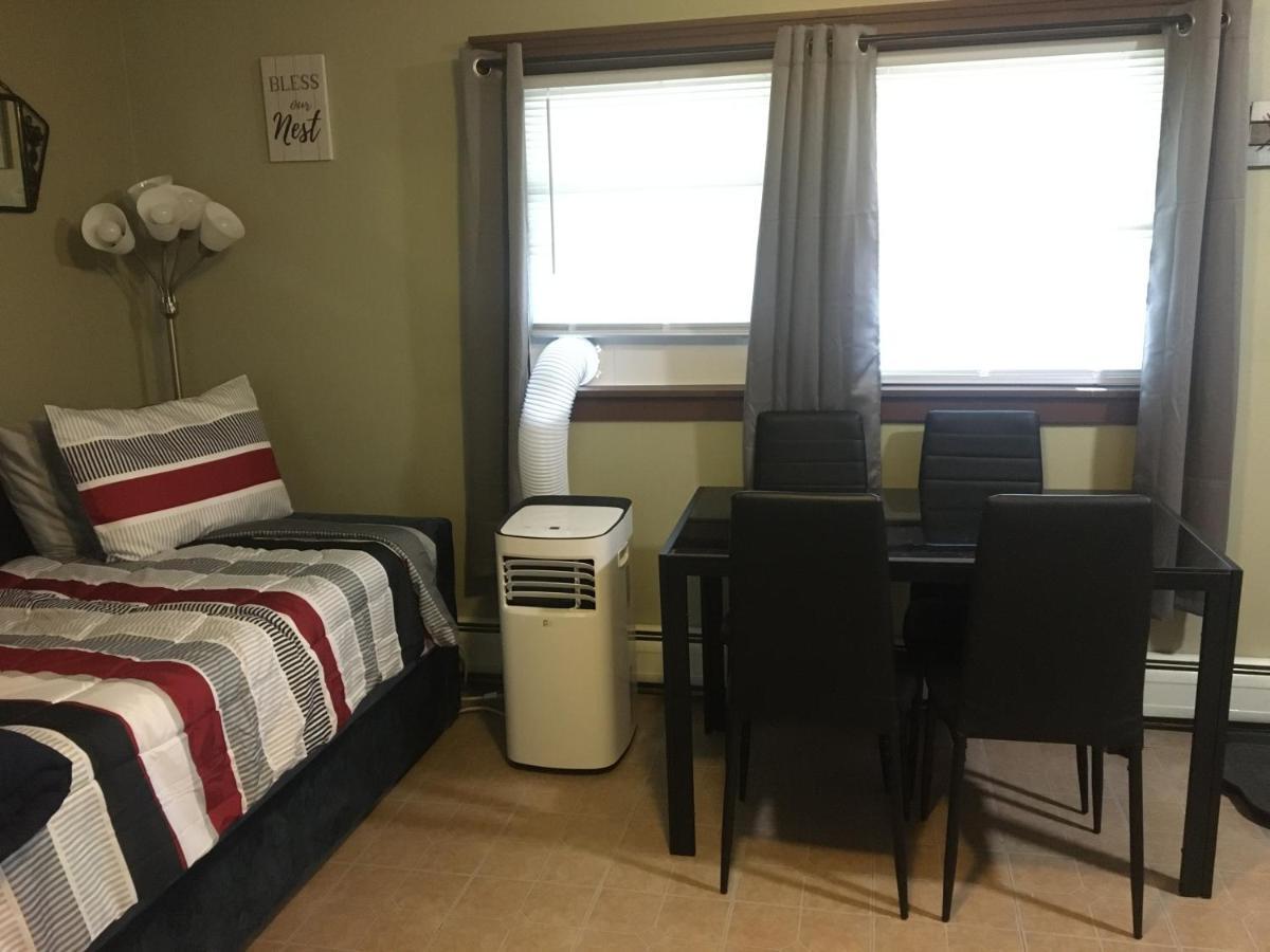 Home Away From Home, Recently Renovated North Troy 외부 사진
