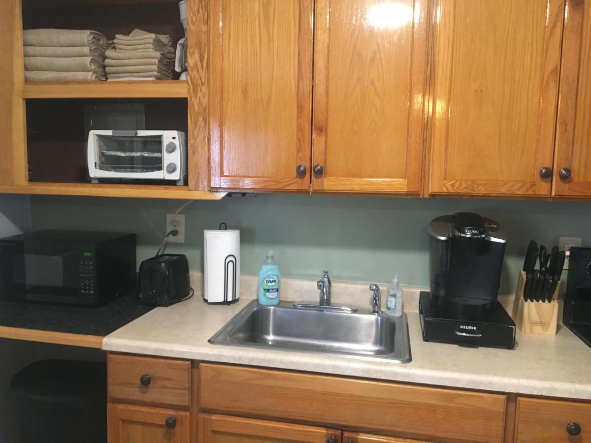 Home Away From Home, Recently Renovated North Troy 외부 사진