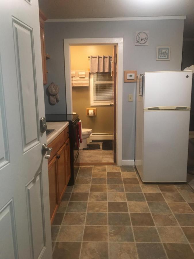 Home Away From Home, Recently Renovated North Troy 외부 사진