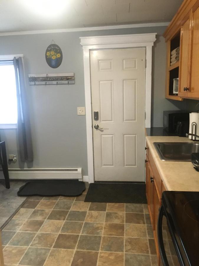 Home Away From Home, Recently Renovated North Troy 외부 사진