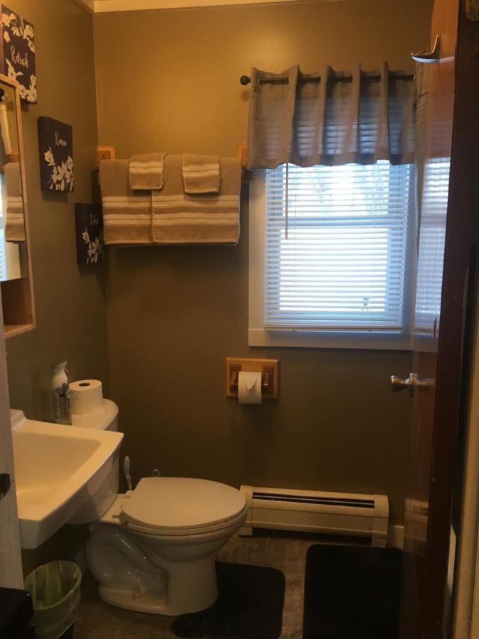 Home Away From Home, Recently Renovated North Troy 외부 사진