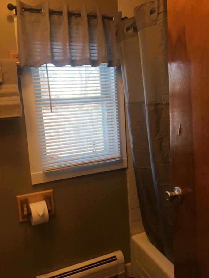 Home Away From Home, Recently Renovated North Troy 외부 사진