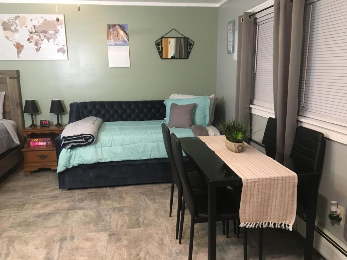 Home Away From Home, Recently Renovated North Troy 외부 사진